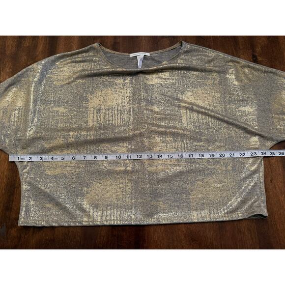 Caution to the Wind Women's Gold Metallic Shimmer Short Sleeve Cropped Tee Large - Picture 4 of 6